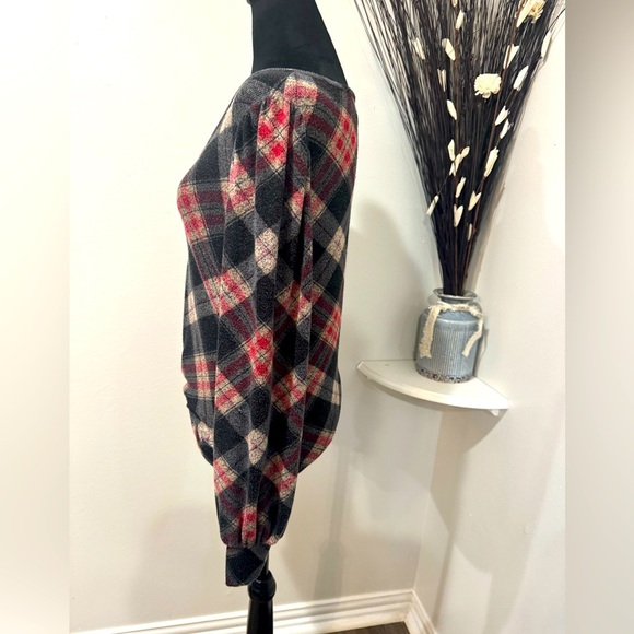 Maurice’s 24/7 Plaid Twist Front Soft Knit Top – Size XS - Picture 3 of 10